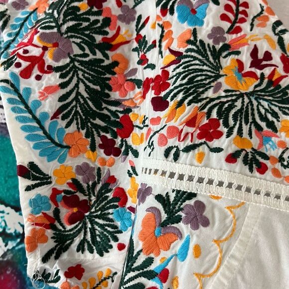 Anthropologie Tiny Tatum Embroidered Blouse Floral Embroidery NWT Size Medium Sh - Picture 6 of 7